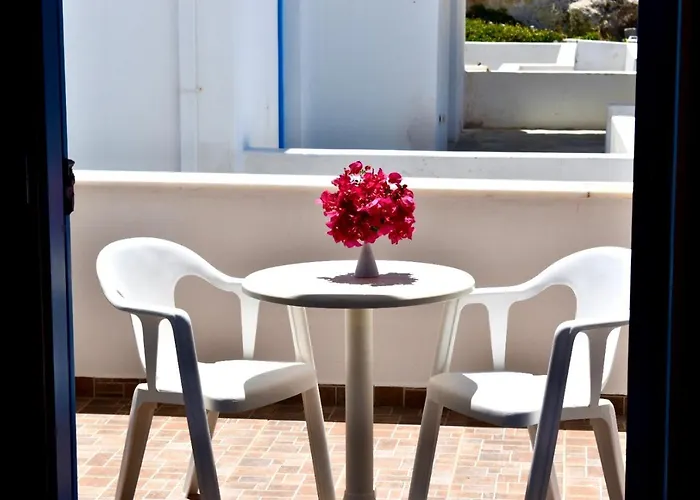 Minoa Szálloda Náusza