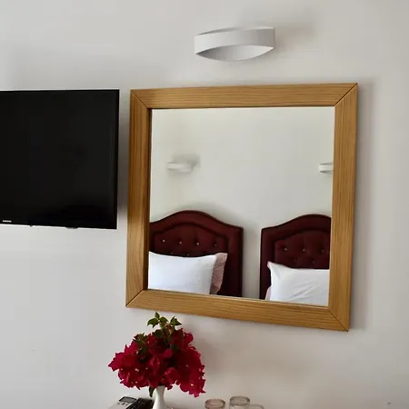 Minoa Hotel 2*