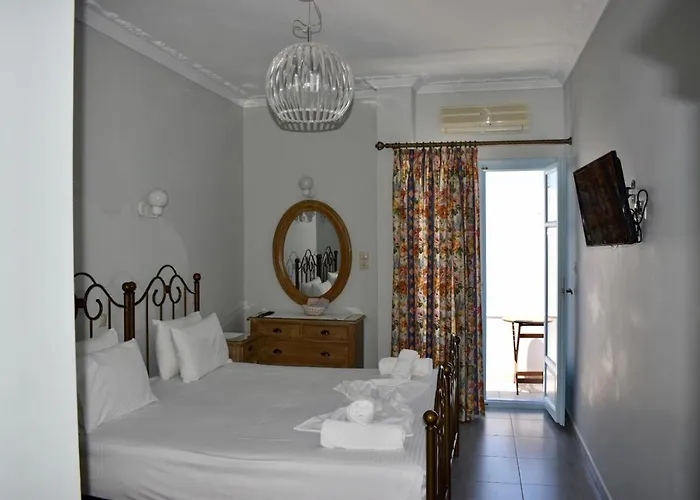 Minoa 2* Naousa (Paros)